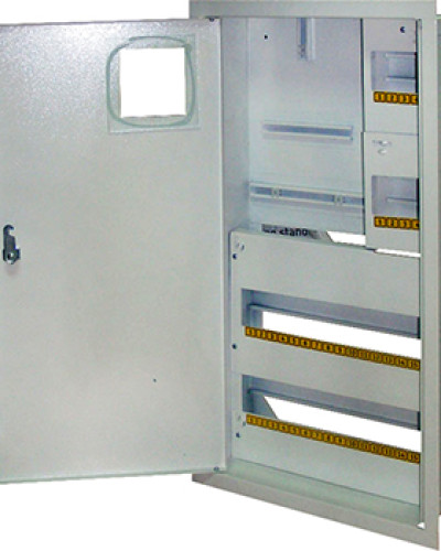 Корпус e.mbox.stand.w.f3.36.z металевий, під 3-ф. лічильник, 36 мод., що вбудовується, з замком