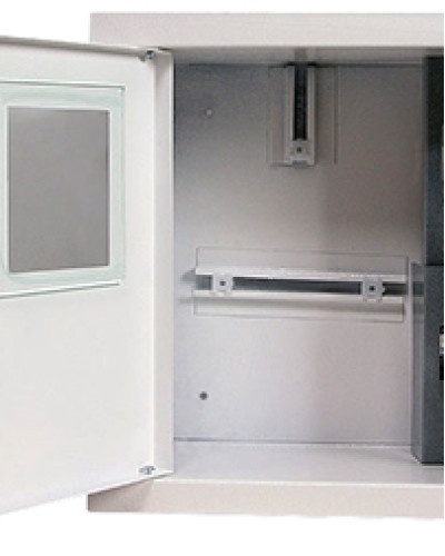 Корпус e.mbox.stand.w.f1.04.z металевий, під 1-ф. лічильник, 4 мод., що вбудовується, з замком